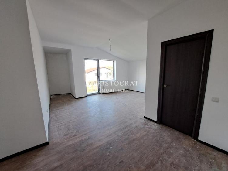 Vila Tip Duplex  generoasa cu vedere lac - 11