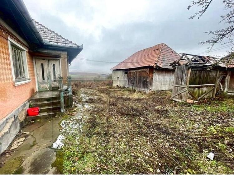 Teren 3200 mp! Casa 2 camere+bucatarie de vara+grajd, Aiton - 2