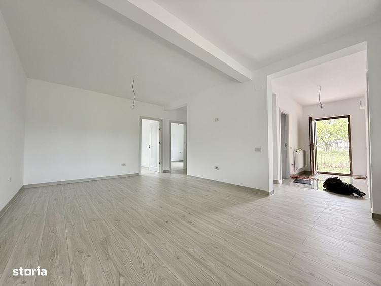 Casă cu 3 camere cu Teren 270 Mp în Lumina