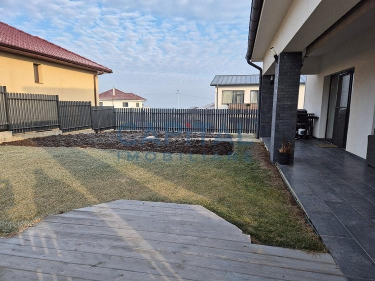 Casa ultrafinisata, garaj, panouri fotovoltaice - 5