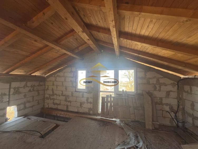 Casă P+M la roșu + teren 1.239 mp – Sărata (Bacău) – 74.900 € - 6