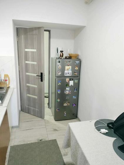 Apartament 2 camere semidecomandat,ploiesti,zona vest -podul inalt,etj 2 pe mijloc - 3