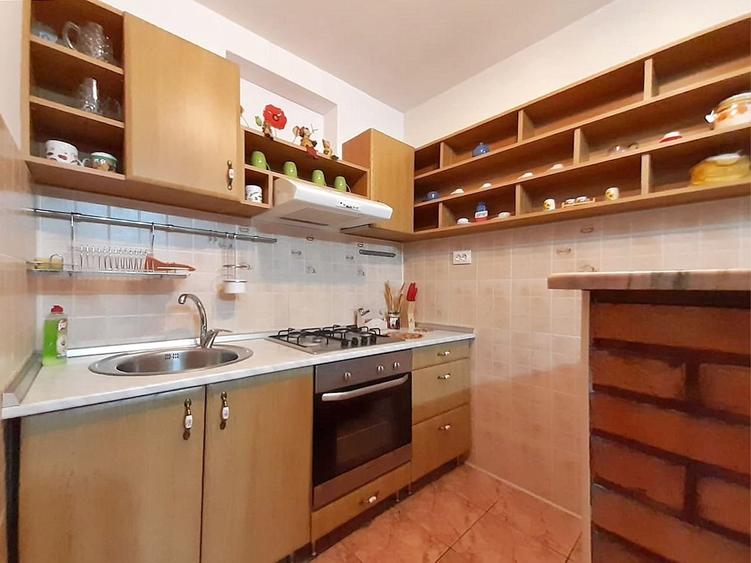 Vila de Inchiriat, Brasovul Vechi - 10