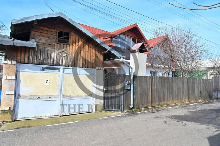 Casa cu 7 camere de vanzare | Zona Centrala, Baicoi | Comision 0% - 1
