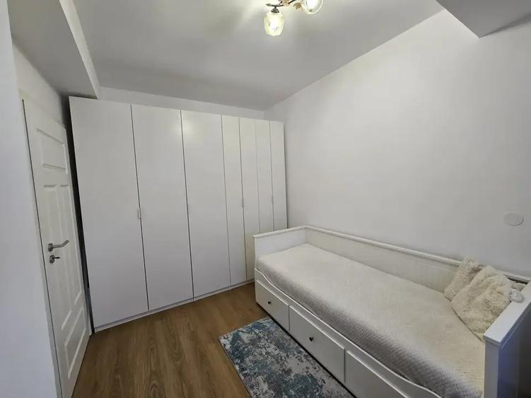 Apartament cu 3 camere decomandat, mobilat în Vest