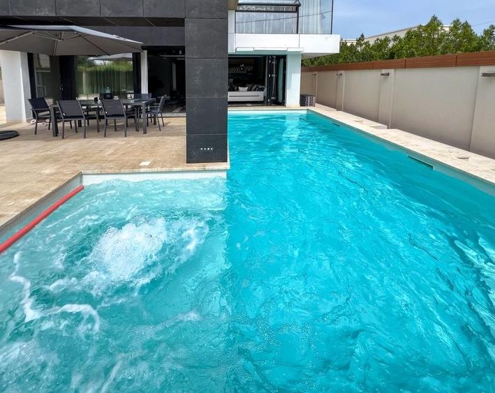 Ready to move  |  Vila premium cu piscina și jacuzzi încălzite - 3