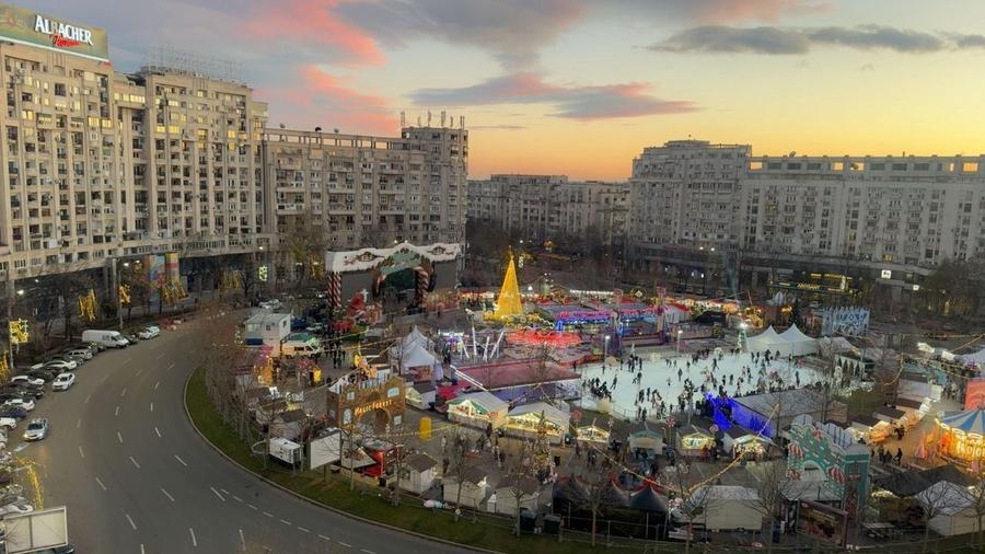 Vanzare Apartament 3 Camere Piata Alba Iulia Vedere Catre Rond DinToate Camerele - 1