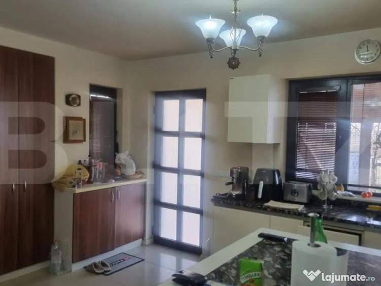 Proprietate deosebita cu teren generos, livada pe rod ?i - 18