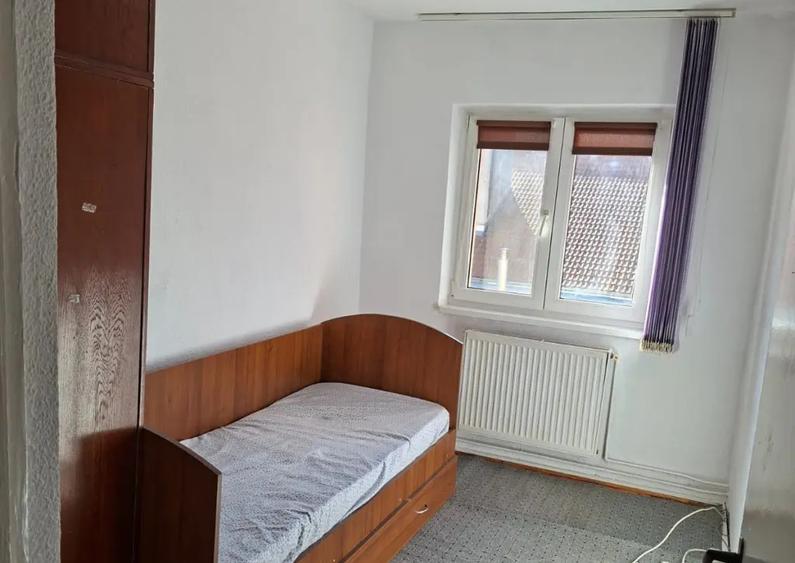 Inchiriez apartament 3 camere Terezian - 2