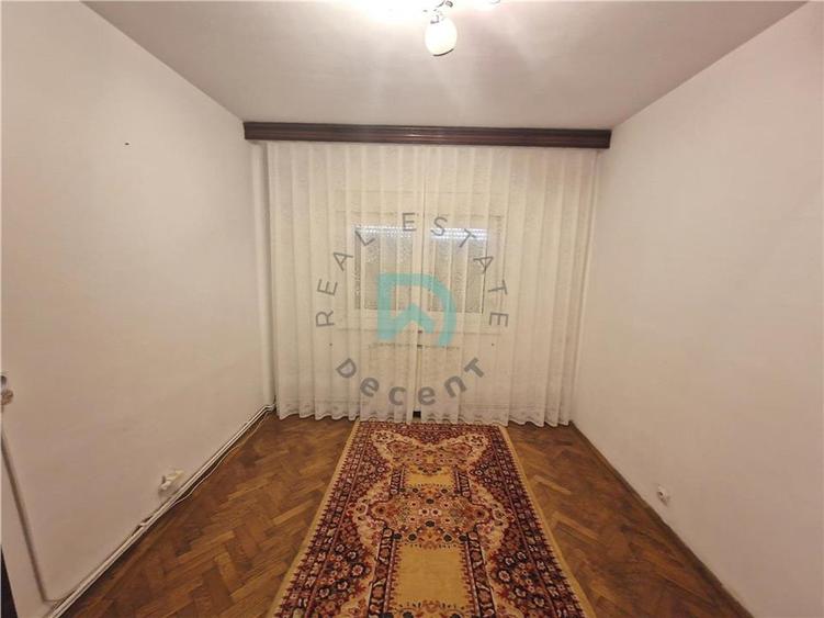 Apartament cu 3 camere decomandat, mobilat în Tractorul
