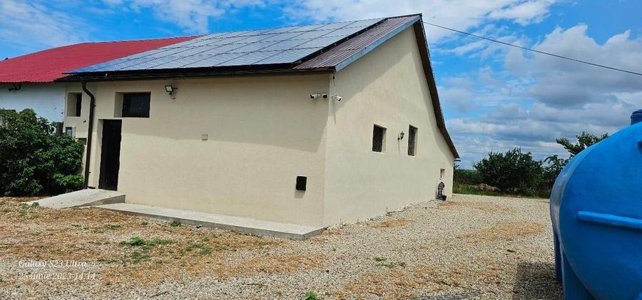 Casă și teren intravilan pentru investiții - 1