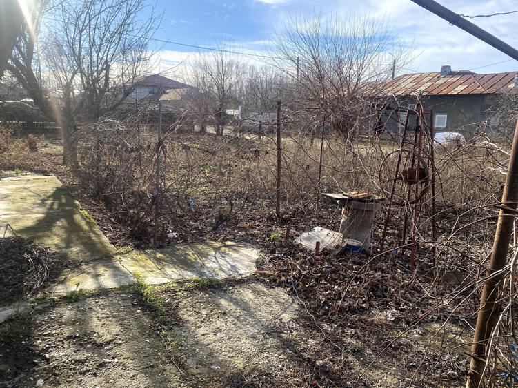 Casa batraneasca Comuna Crivat Jud.Calarasi direct proprietar - 1