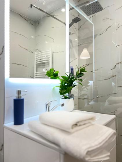Apartament cu 2 camere decomandat în Valea Aurie