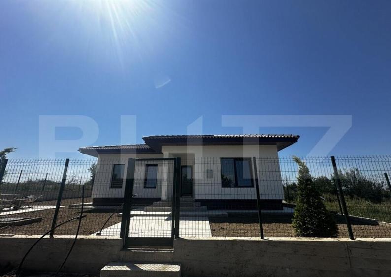 Casa plan parter, zona Narciselor 2 - 10