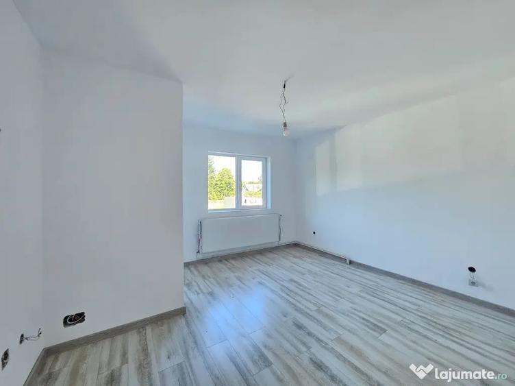 Casă cu 3 camere cu Teren 154 Mp în Central