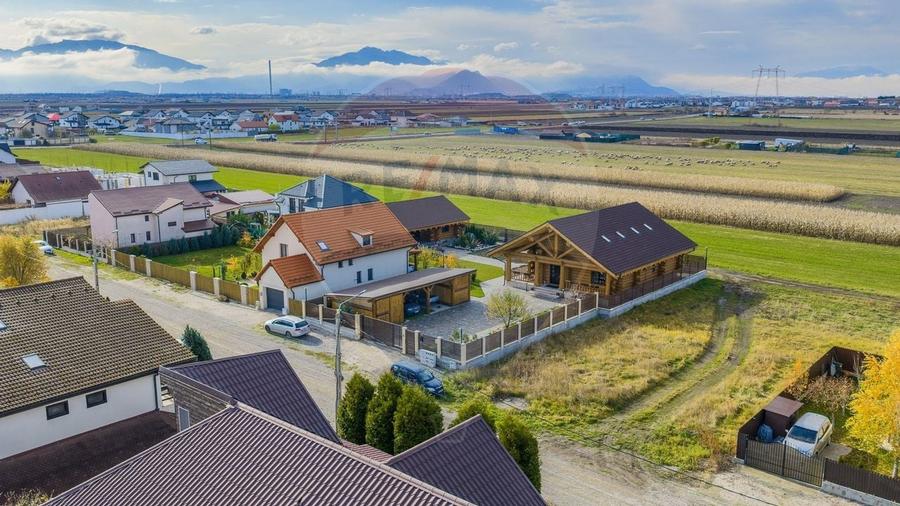 Doua case in stil canadian - confort modern intr-un cadru natural - 29