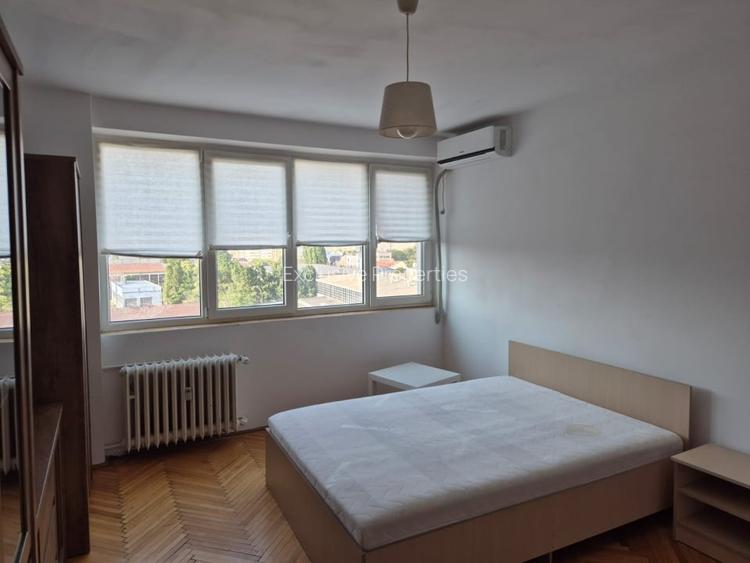 Apartament 3 camere Stefan Cel Mare Lizeanu bloc izolat vedere spate