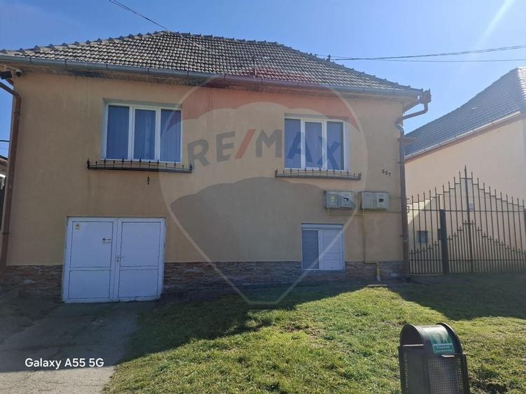 Casă de vânzare in Axente Sever,  nr. 557 jud. Sibiu, 4 camere - 2