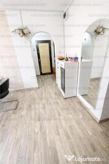 Apartament cu 3 camere decomandat în Calea București