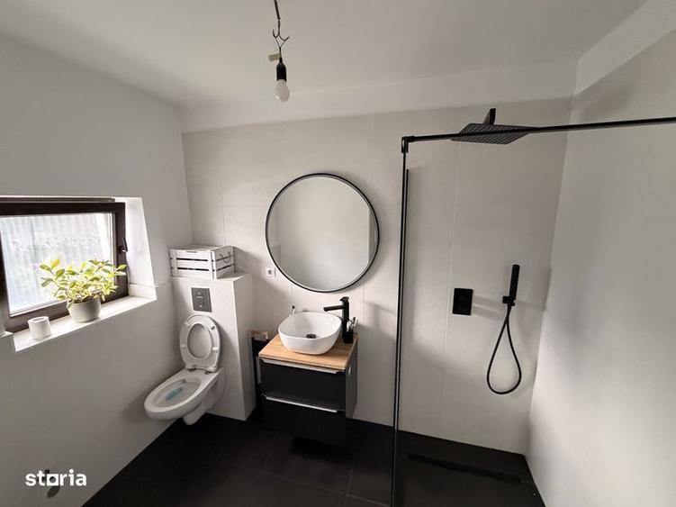 Vand/Schimb 2 case in aceasi curte strada principala Floresti - 3