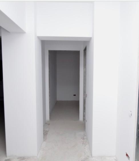Vând apartament 3 camere în Tineretului vis-a-vis de școala 97 - 7