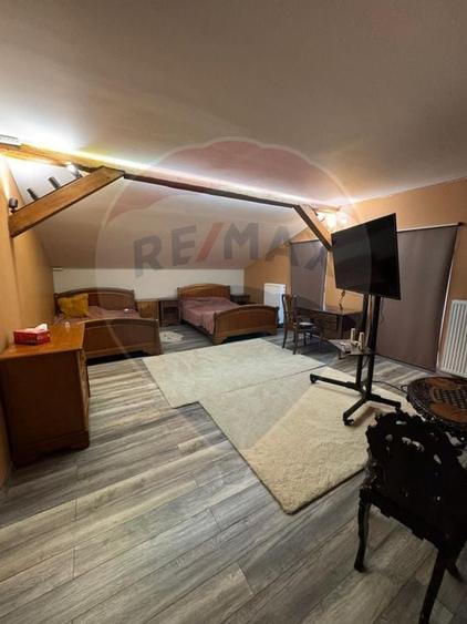 Casă / Vilă cu 7 camere de vânzare - 6