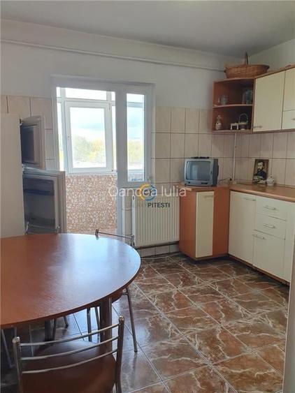 Apartament trei camere Eremia Grigorescu, liber