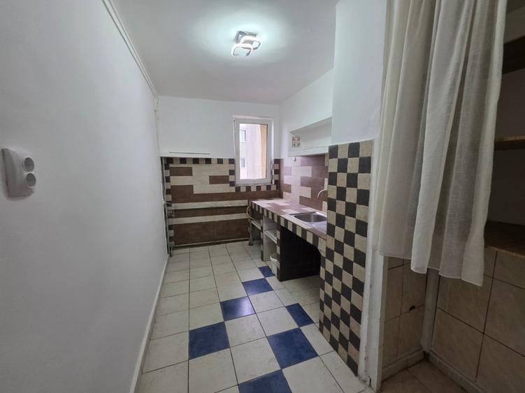 Sos Colentina intersectie Fundeni, bloc reabilitat, stradal, vedere spate, - 12