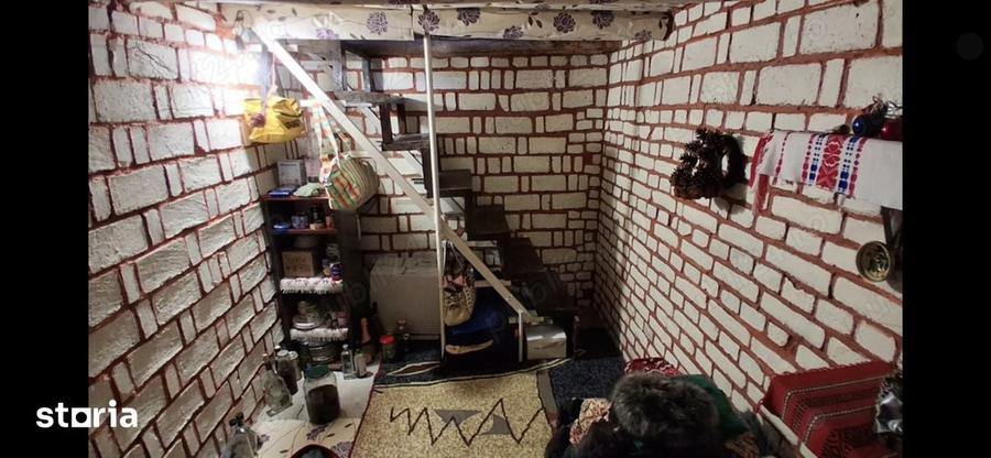 Casa de Vanzare cu 3 camere in zona Damaroaia-Bucure?ti. Noi sec.1 - 1