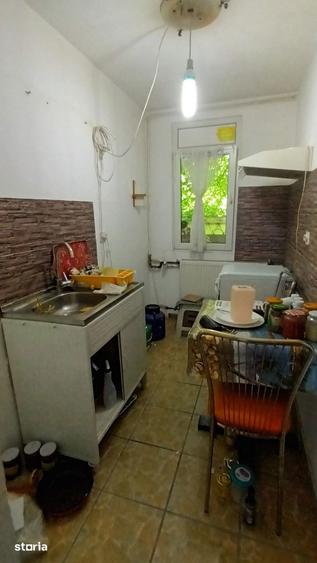 Garsonieră decomandată în Drumul Taberei