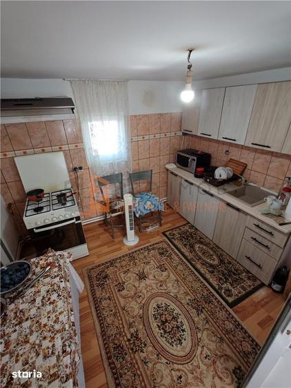 Casă cu 3 camere decomandat cu Teren 568 Mp în Movila Banului