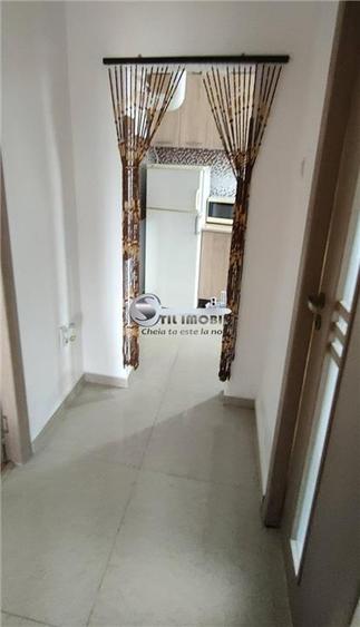 Apartament cu 2 camere decomandat, mobilat în Piața Unirii