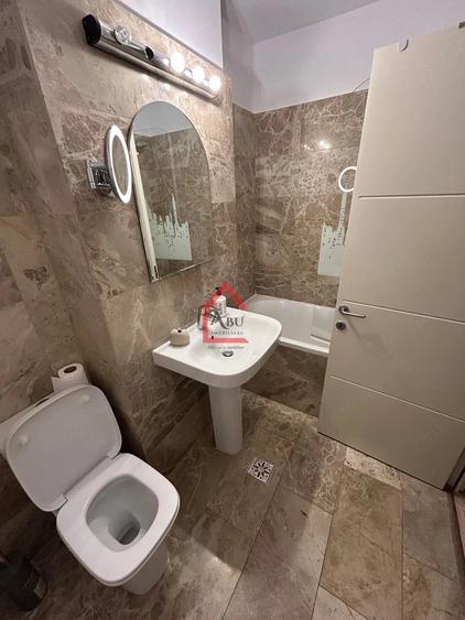 Apartament cu 2 camere semidecomandat în Filiași