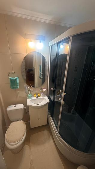 Apartament cu 3 camere semidecomandat în Ozana