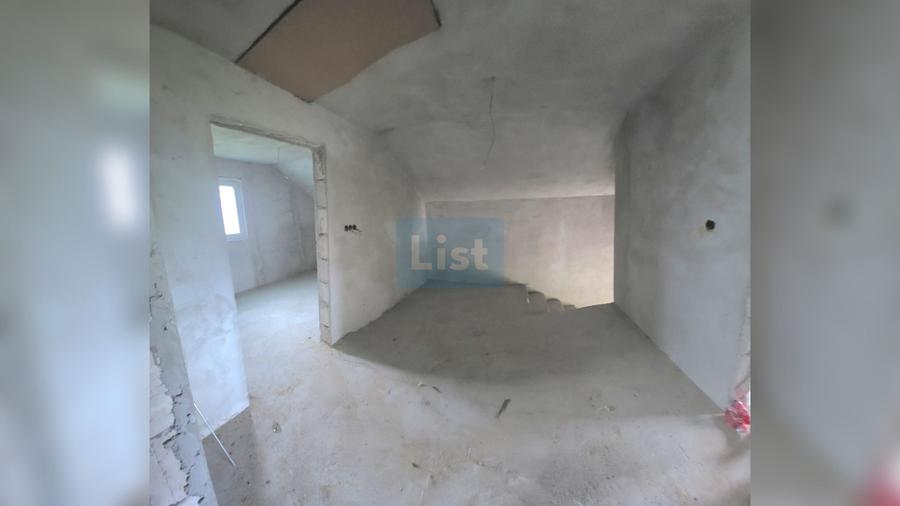 Casă cu 4 camere cu Teren 800 Mp în Nord-Est