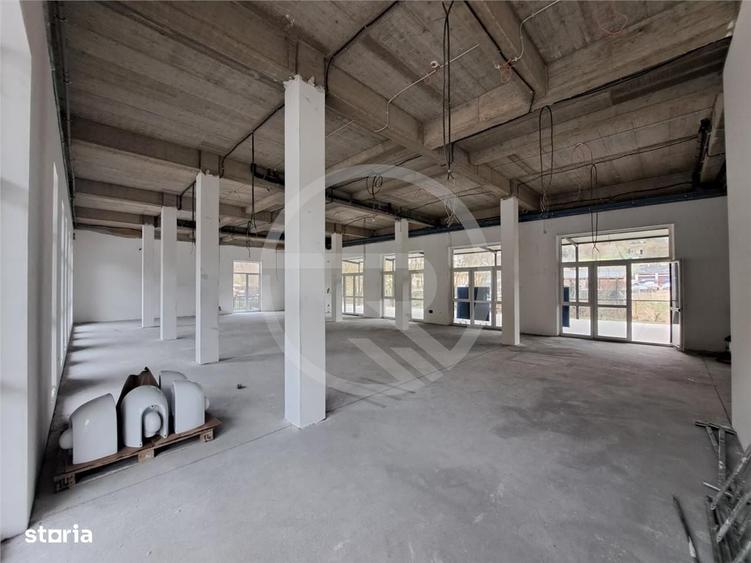 Spațiu comercial, de 750 mp, în Florești