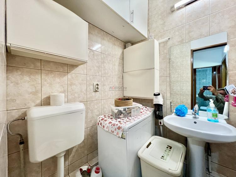 Apartament cu 3 camere decomandat, mobilat în Nerva Traian