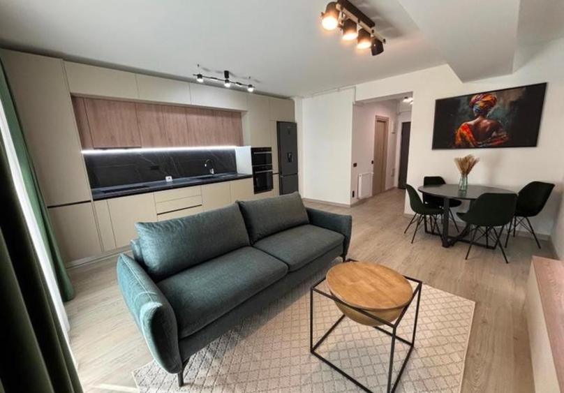 Apartament cu 2 camere semidecomandat, mobilat în Alba Iulia