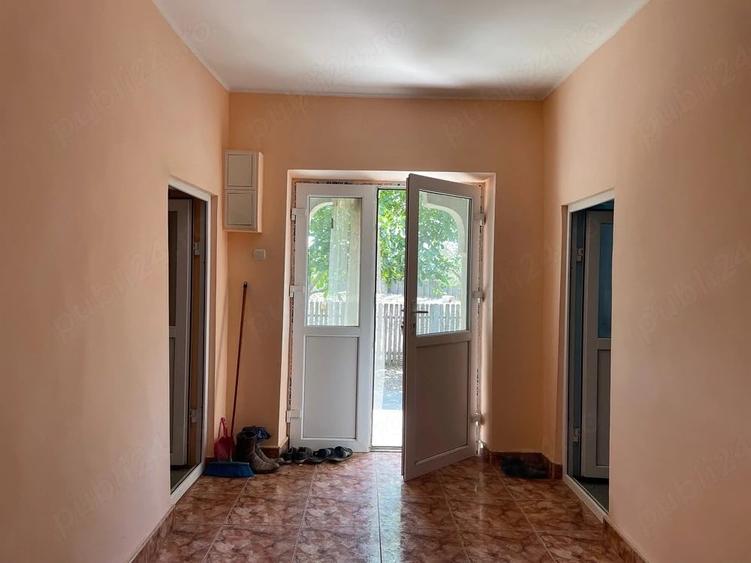 Casă cu 4 camere cu Teren 4614 Mp în Lăstuni