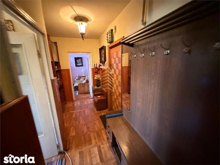 Apartament cu 3 camere decomandat în Central
