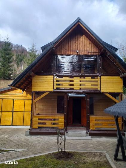 Casă cu 4 camere cu Teren 1228 Mp în Vama