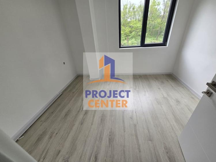 Apartament cu 3 camere decomandat în Prundu