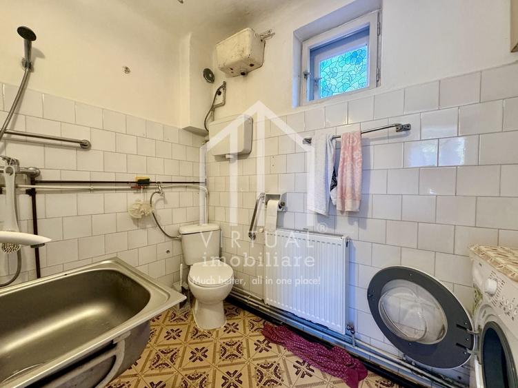 Casă individuală cu 6 camere cu Canalizare în Lupeni