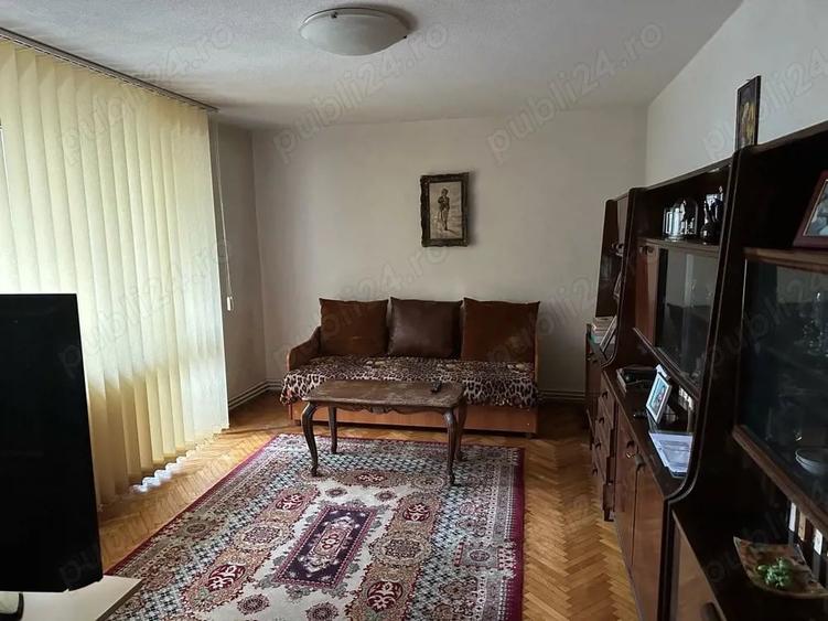 Apartament cu 3 camere decomandat în Gheorgheni
