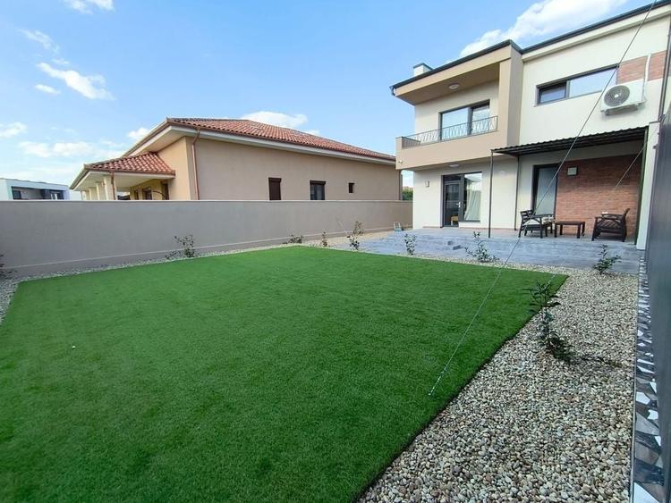 Casă cu 4 camere cu Teren 350 Mp în Central