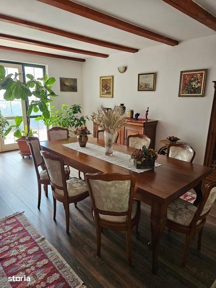 Casă cu 4 camere cu Teren 700 Mp în Soarelui