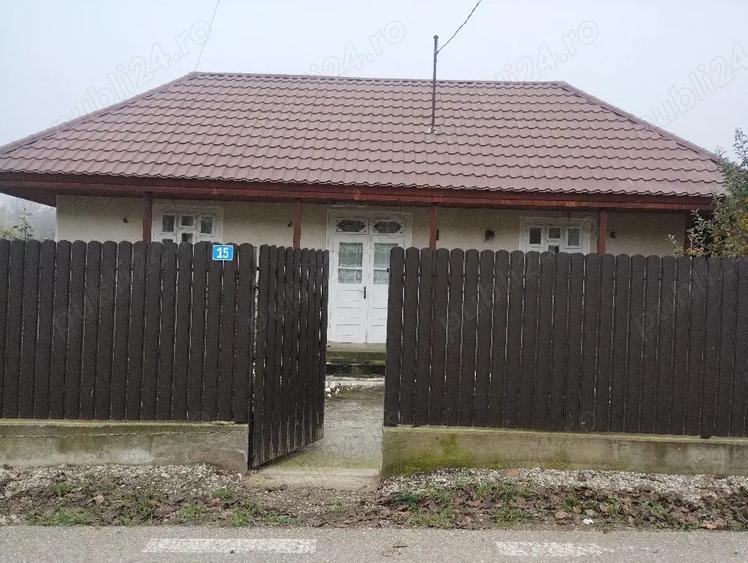 Vand casa batraneasca renovata par?ial, terasa,zona superba langa Bacau,sat Bal?ata, comuna Sarata - 1