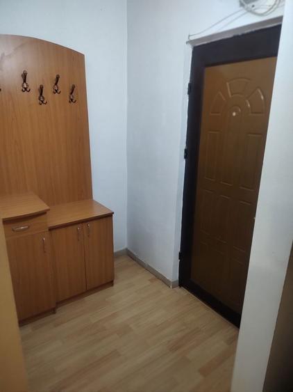 Dau in chirie garsoniera in Oradea zona Milcovului Nr 9 - 5