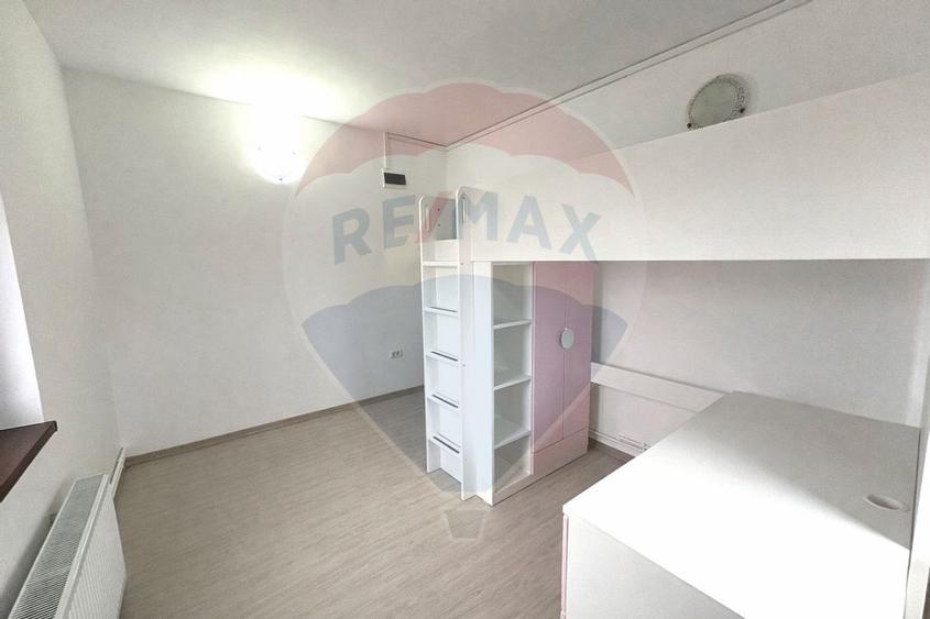 Casă / Vilă cu 5 camere de închiriat în zona Palazu Mare - 5