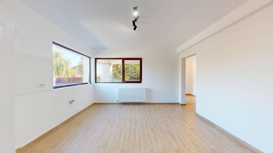 Duplex &icirc;ntreg cu Panouri Solare! Cu 2 intrari! - 8